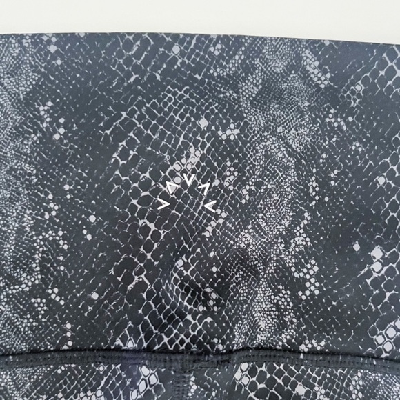 Varley Luna High Rise Leggings Snake Print Black Gray - Picture 6 of 7